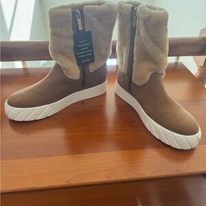 Aquatalia Tan Real Shearling Winter Boots made in Italy size 8-8.5
